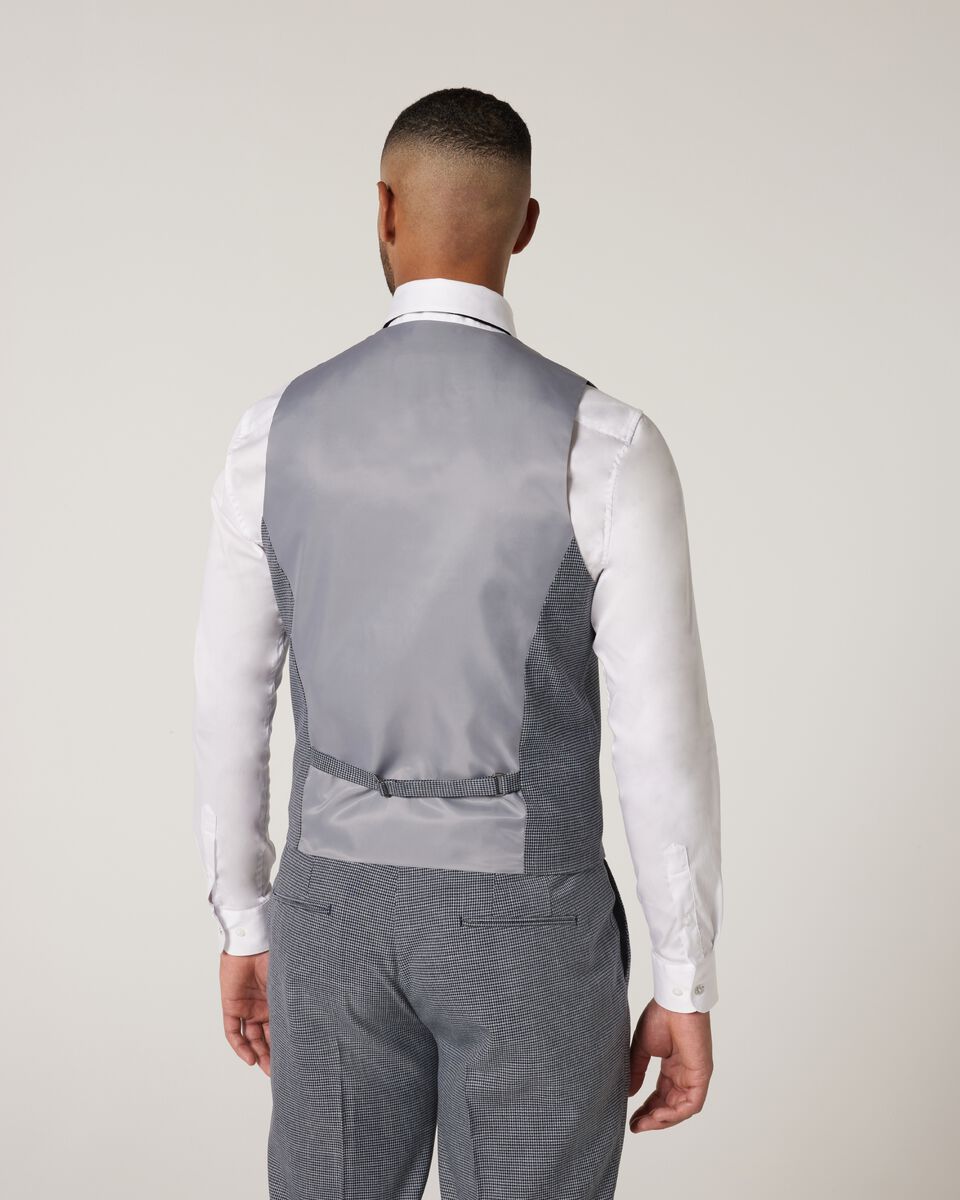 5 Buttoned Check Tailored Vest